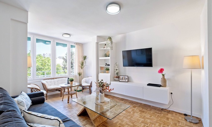 La Trinidad Apartment | Discover Malaga: Apartment with 3 bedrooms, 2 bathrooms, terrace and close to the center.
