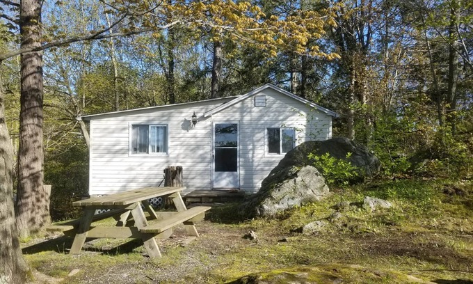Frontenac Cabin | Discover Melody Lodge, Ontario's Best-Kept Secret Where Tranquil Nature, Adventure, and Comfort Await.