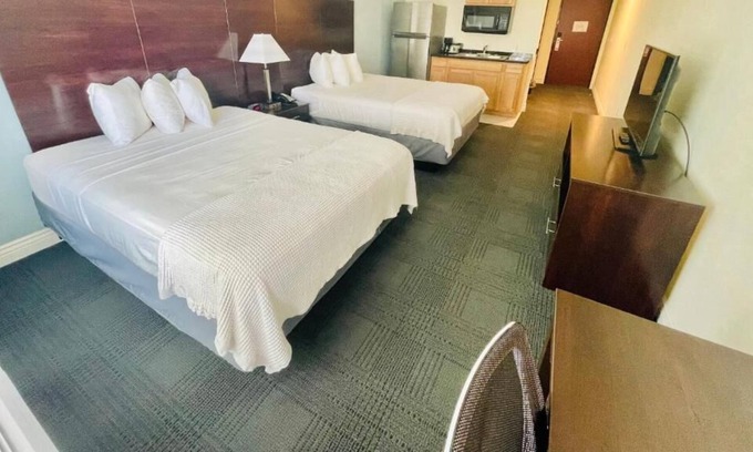 Cuero House | Discover More of Cuero, TX! Pet-friendly Unit w/ Kitchenette, FREE Parking!
