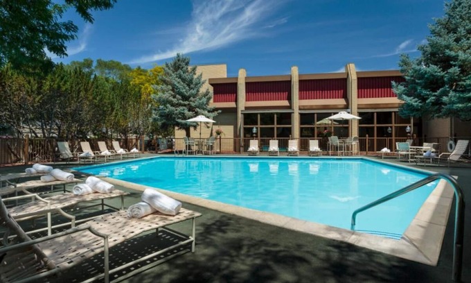 Elko Hotel | Discover the Best of Nevada's Wilderness! 2 Relaxing Units, Swimming Pool!