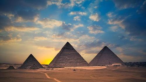 Al-'Umraniyah Hotel | Distory Of Pyramids History