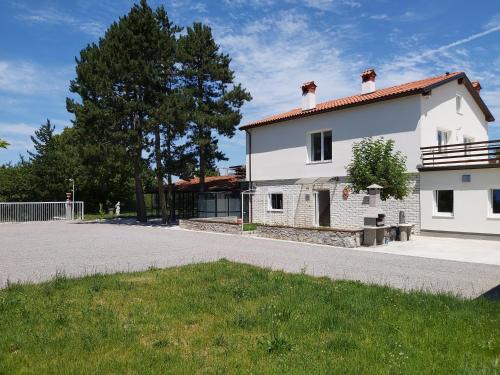 Matavun Apartment | Divača, Vila Srebrna