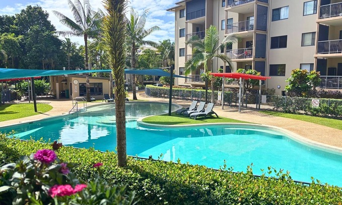 Earlville Apartment | Dive In – Cairns Poolside Stay