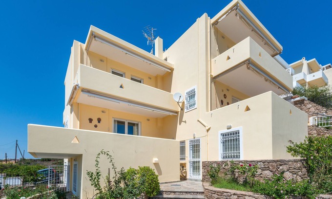 Lavreotiki Villa | Dive into nature & history