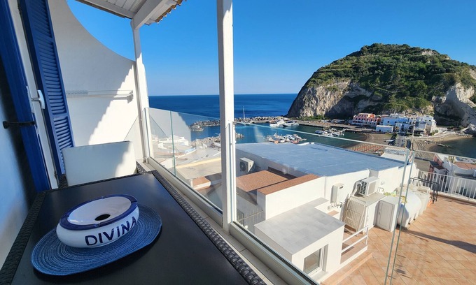 Sant'Angelo Apartment | Divina Seaside Suite Ischia