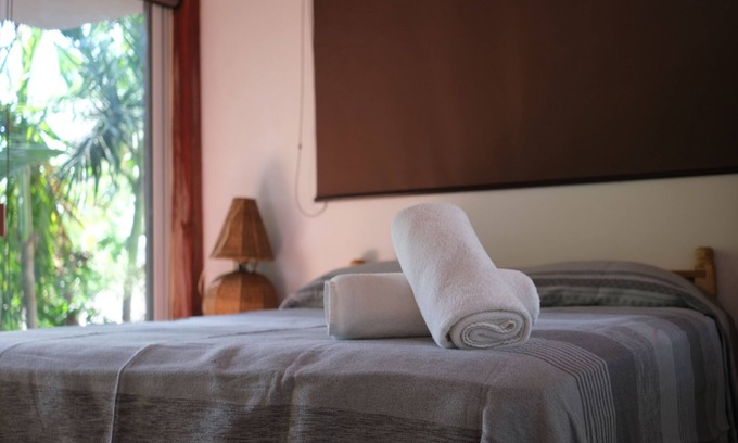 Los Tamarindos House | Divine cabin, 1 minute to beach, AC included