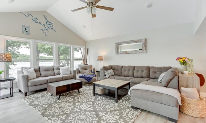 Lake Ozark House | Dock and Sunset Views Lakeside Ozark Retreat!