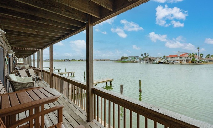 Key Allegro House | Dock Holiday ~ Amazing Casa Allegro First Floor Condo