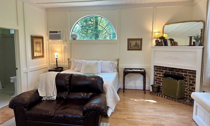 Nacogdoches Cabin | Doe Stowey - An English cottage escape at Stag Leap Cabins!