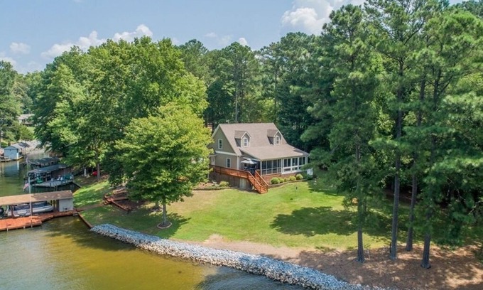 Littleton Cottage | Dog Friendly, 370+ ft of Waterfront, dock access and kayaks!