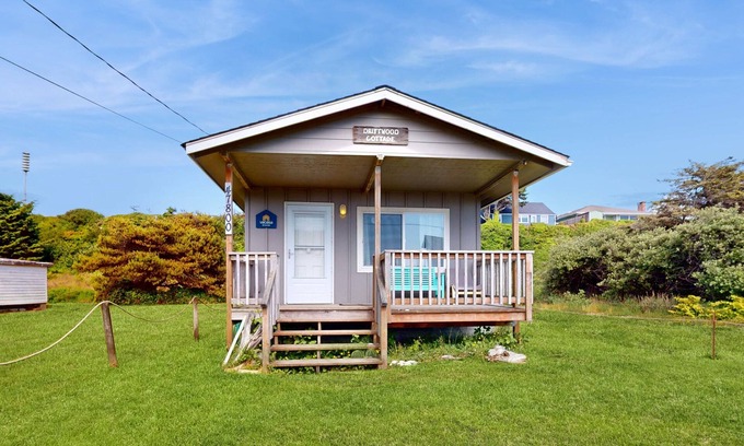 Moclips House | Dog-friendly cottage w/beach access & ocean view from living room