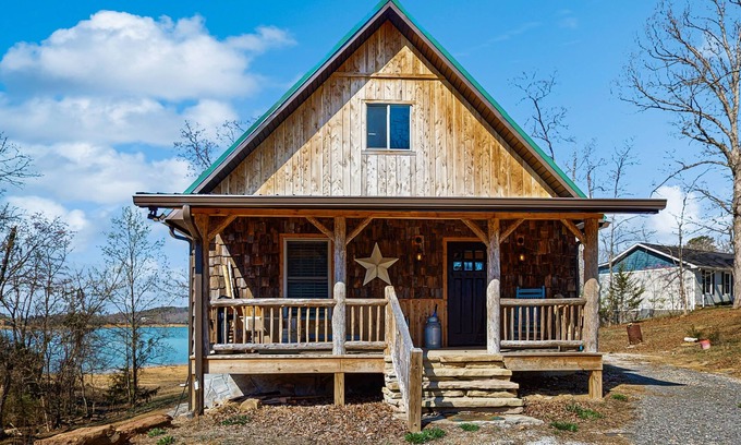 Dandridge Cabin | Dog friendly cozy lake front cabin w/Wi-Fi, dual decks, private dock, play yard