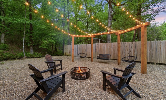 Broken Bow Cabin | Dog-Friendly Creekside Escape Close to State Park