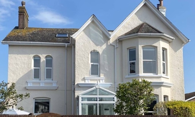 Exmouth House | Dog friendly home close to Exmouth beach and town