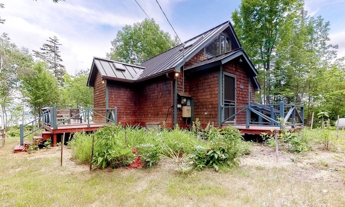 Northeast Somerset House | Dog-Friendly Lakefront Home w/Deck, Firepit, Water Views & Games