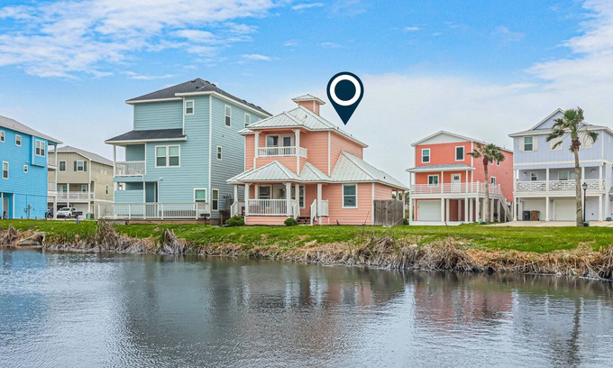 Bella Vista House | Dog-friendly multi-level home with pool, full kitchen, central AC & washer/dryer