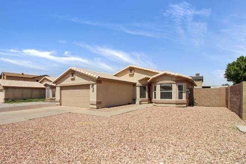 Maryvale House | Dog Friendly Phoenix Home - Near Stadium & Westgate