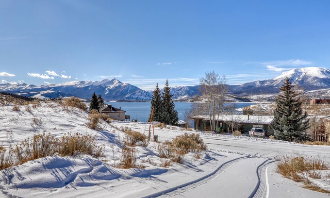 Dillon Apartment | Dog-Friendly, Walkout Basement Getaway w/Mountain Views - Close to Ski Slopes