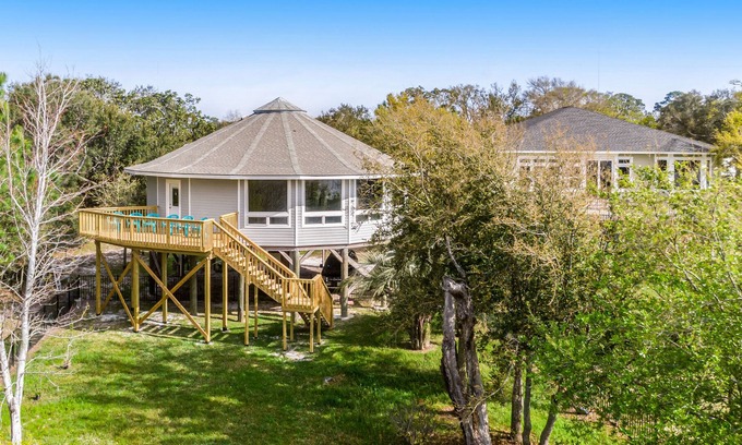 Gulf Breeze House | Dog-friendly, waterfront round retreat with large lawn and central AC