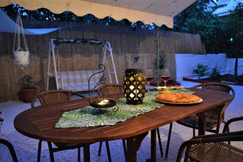 Argyroupoli Apartment | Dolce Casa an athenian residence with private garden