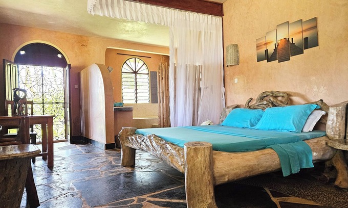 Shimoni House | Dolphin Suite 40 m2 in Villa 560 m2, Indian Ocean View
