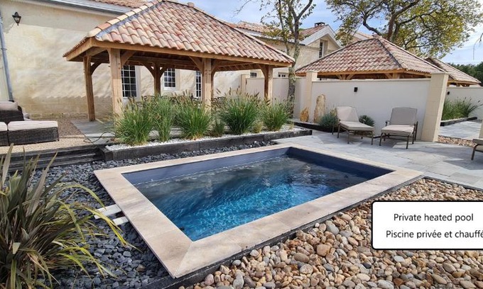 Villegouge House | Dom Peyreton Prestige cottages set in a charming wine property