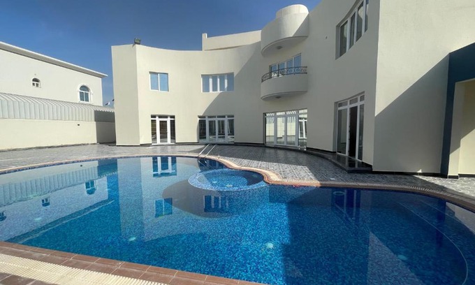 West Bay Hotel | Dom West Bay