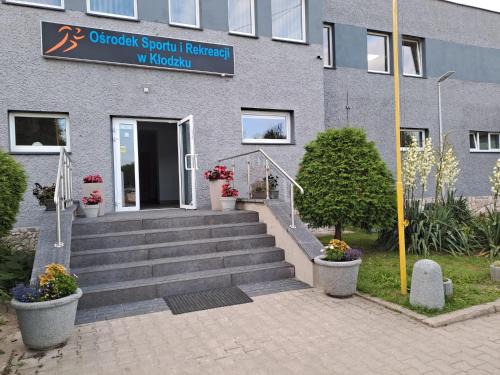 Klodzko Miasto Hotel | Dom Wycieczkowy "Na stadionie"