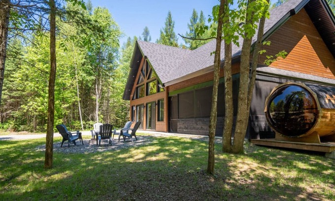 Matawinie Regional County Municipality House | Domaine des Pins |Beach |HotTub & Sauna| 4 Chalets