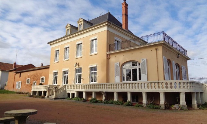 Ouches Bed & Breakfast | DOMAINE BERENGUER