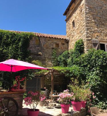 Saint-Jean-d'Alcapies Bed & Breakfast | Domaine d'Alcapiès