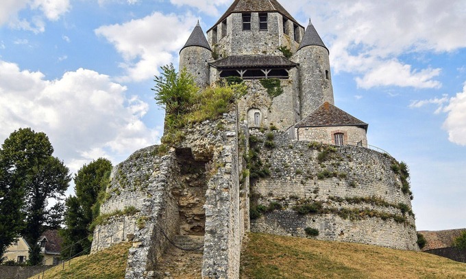 Provins House | Domaine de l'Ormerie Provins, accommodation with garden ideal for families.