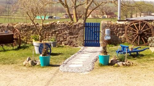Ygrande Bed & Breakfast | Domaine de La Madeleine