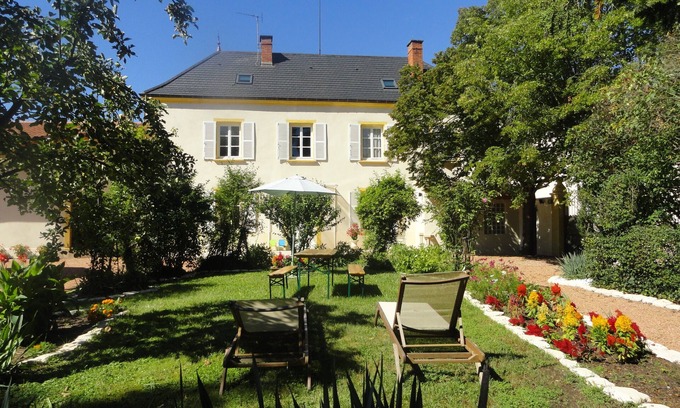 Pouilly-les-Nonains House | Domaine de Saint-Martin, in enclosed park with trees of 1 hectare (42155 Pouilly).