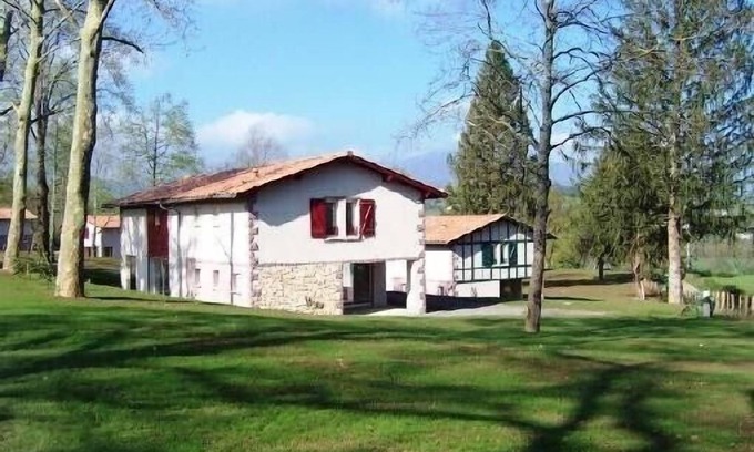Saint-Jean-le-Vieux House | Domaine du Lac d'Harrieta your holiday in Basque Country: 2 to 56