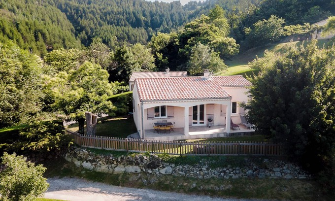 Asperjoc House | Domaine du Vernadel, Panoramic, swimming pool near Antraiques and Vals les Bains
