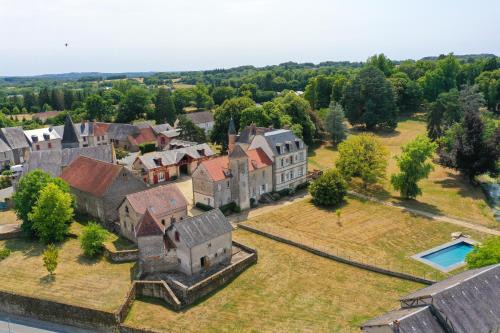 La Chapelle-Baloue House | Domaine Les Malaitries - Château de La Chapelle Baloue