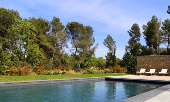 Fuveau Cottage | Domaine Rampale Lodge, heated swimming pool, between Aix-en-provence and Marseille
