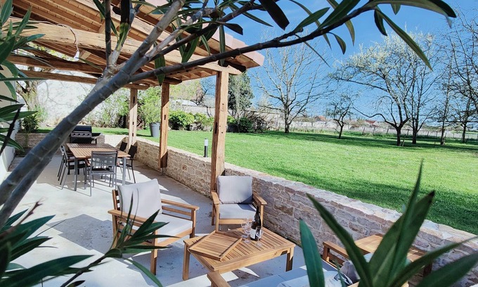Saint-Loup-Geanges House | DOMAINE SAINT LOUP: Gîte "LE PETIT LOUP" 6 pers - 10min from Beaune