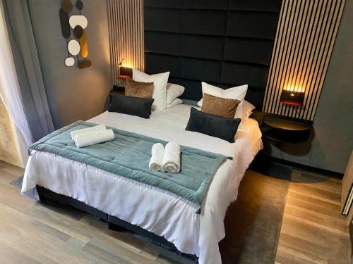 Les Quatre-Routes-du-Lot Bed & Breakfast | Domaine VALENQUERCY