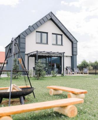 Lipowa House | Domek na wyłączność ,bania z jacuzzi. Pobyt góry, jezioro, las.