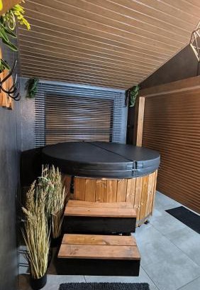 Lipowa House | Domki Spokojny Zakątek z balią z jacuzzi