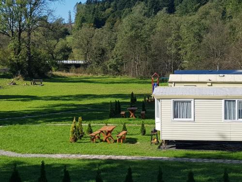 Ustrzyki Dolne Resort | Domki u Brzeginy