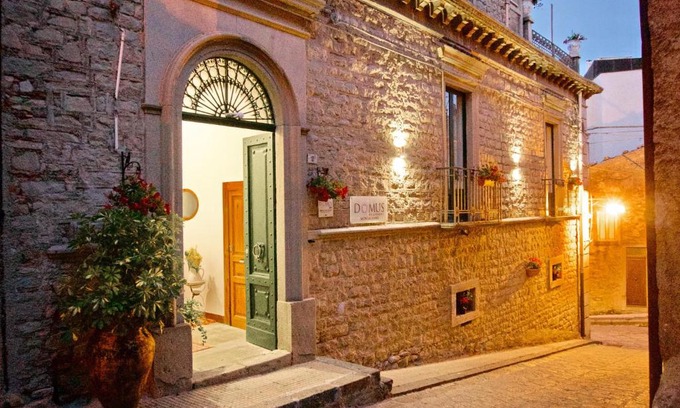 Montalbano Elicona Bed & Breakfast | Domus Aurea