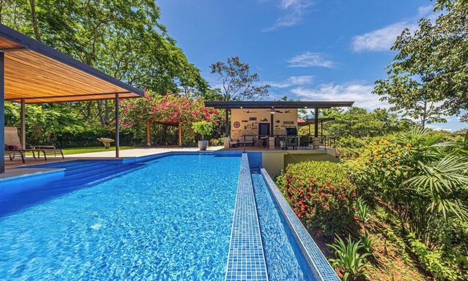 Hatillo Villa | Don Pedro-Perfect for Couples & Families, Onsite Staff.