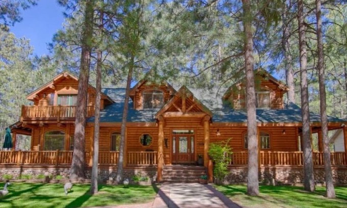 Pinetop Cabin | Don't miss out! Custom Cabin on Golf Course