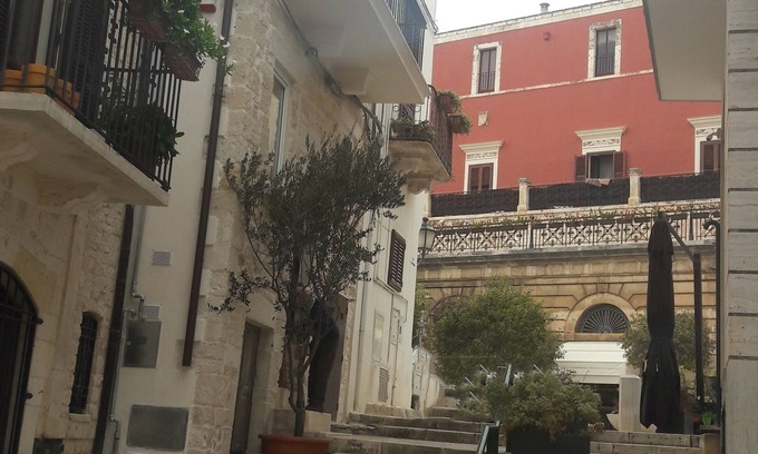 Conversano House | DonMattè, Romantic Suite with Terrace in the ancient village.