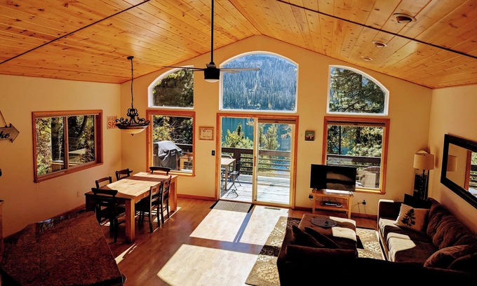 Truckee House | Donner Lake Cabin with LAKE VIEW, DECK and AC