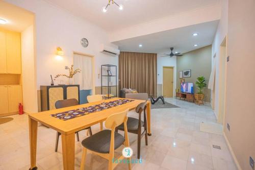 Chow Kit Apartment | Doorstep - Sunway Putra Mall - Close to PWTC for 4