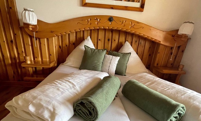Lieserhofen Cottage | Doppelzimmer mit Balkon und Seeblick - Gasthof-pension Perauer